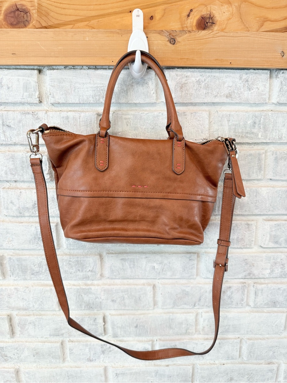 Splendid Cognac Leather Satchel with Adjustable Strap